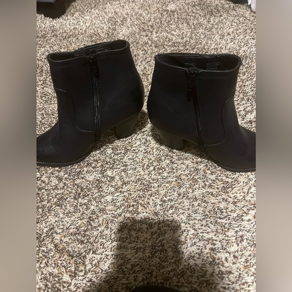 🩶Heel Booties size 6.5 - Picture 2 of 4